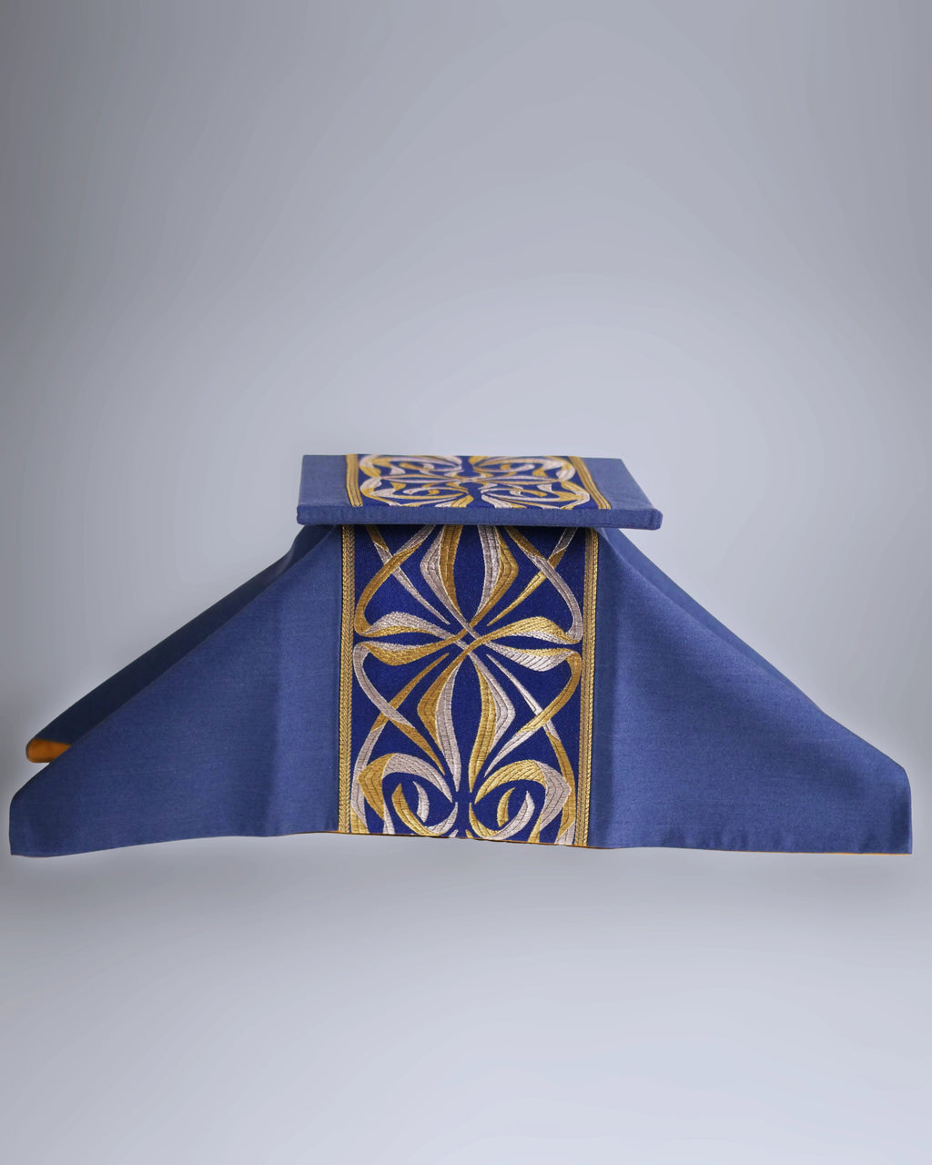 Abbey Burse & Veil - Watts & Co.