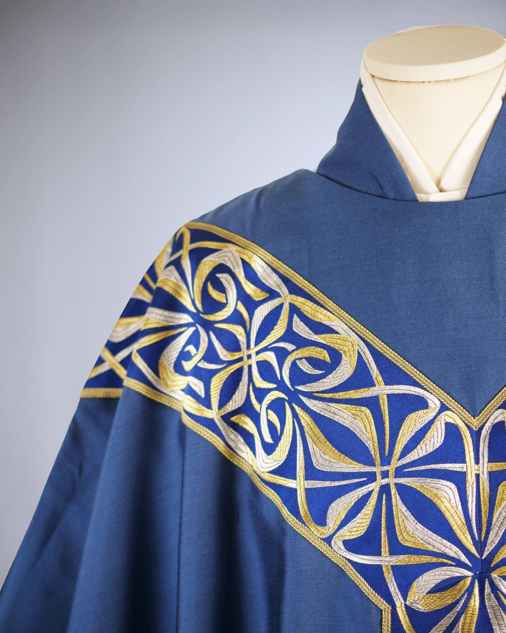 Abbey Low Mass Set - Watts & Co.