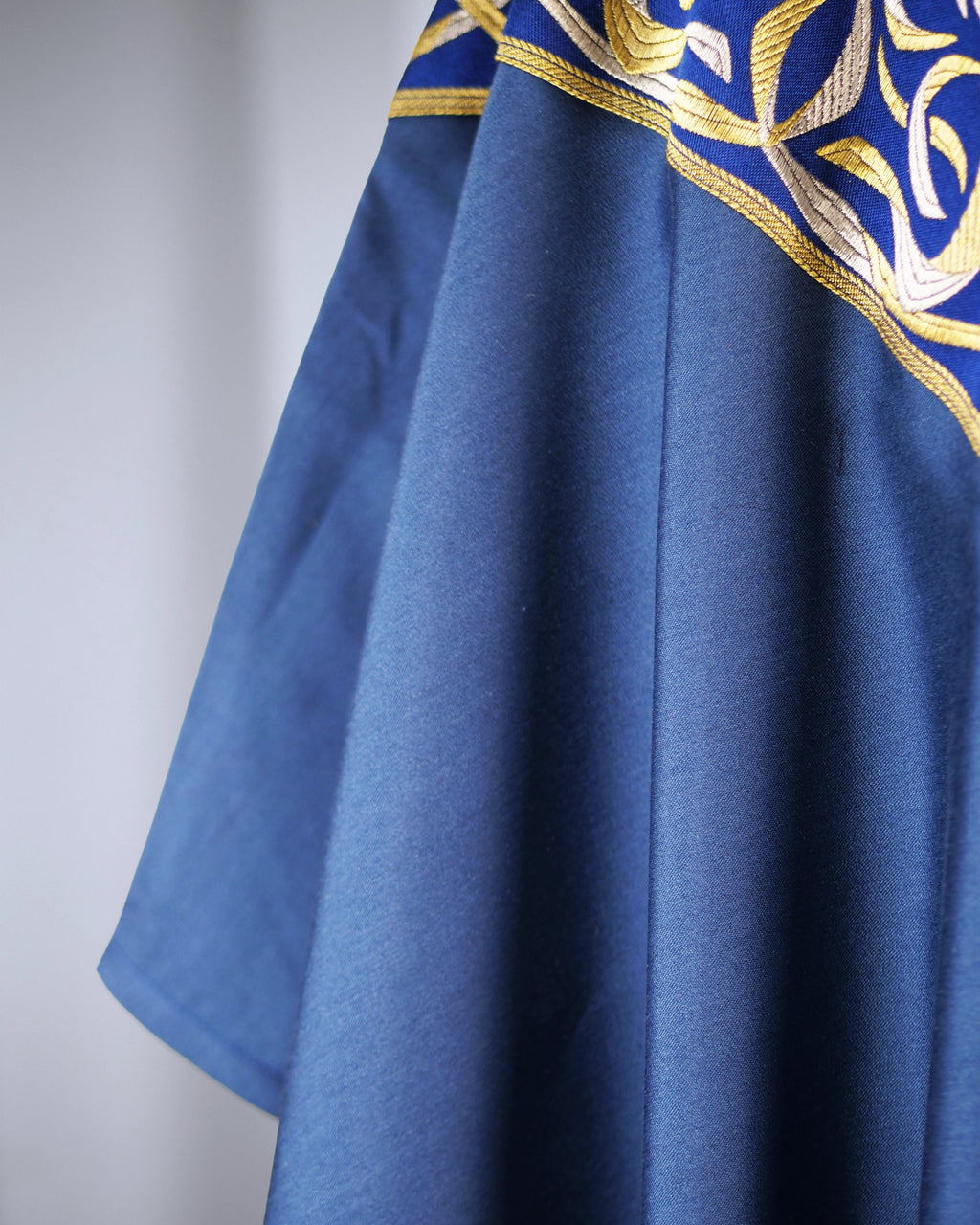 Abbey Low Mass Set - Watts & Co.