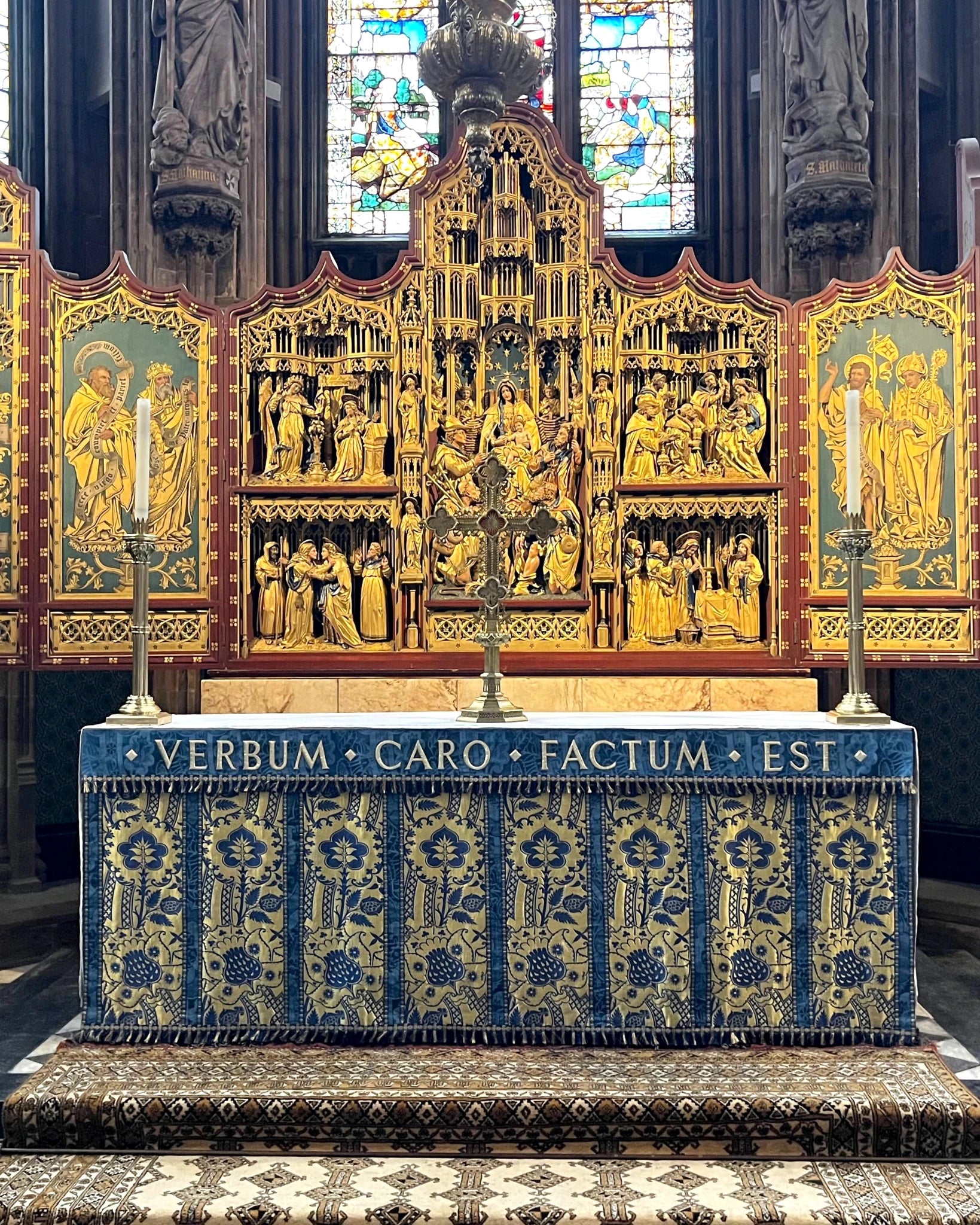 Altar Frontal and Superfrontal in 'Comper Strawberry' with Blue 'Comper Van Der Weyden' Orphreys - Watts & Co.