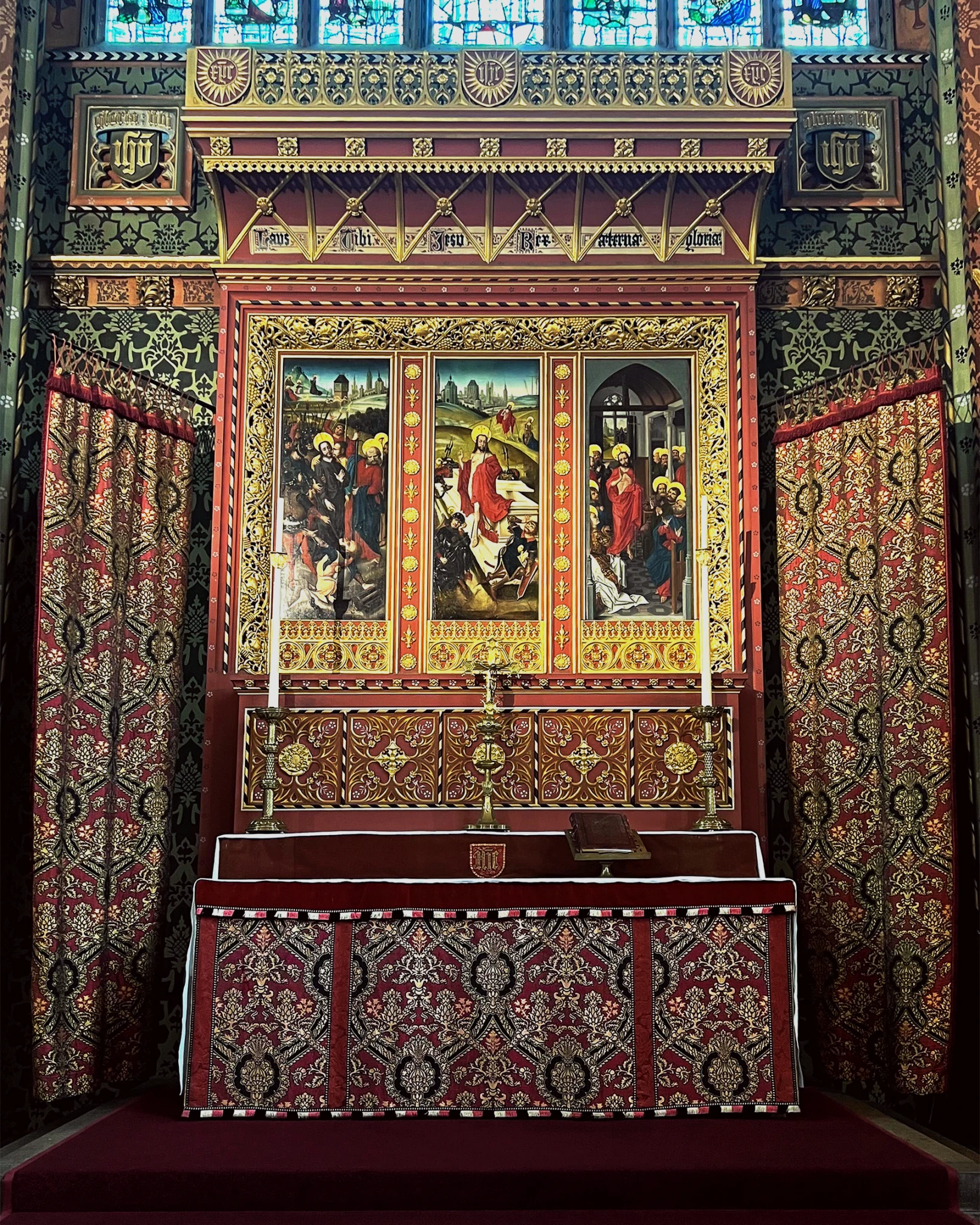 Altar Frontal in Red 'Pine' with Red Velvet Superfrontal - Watts & Co.
