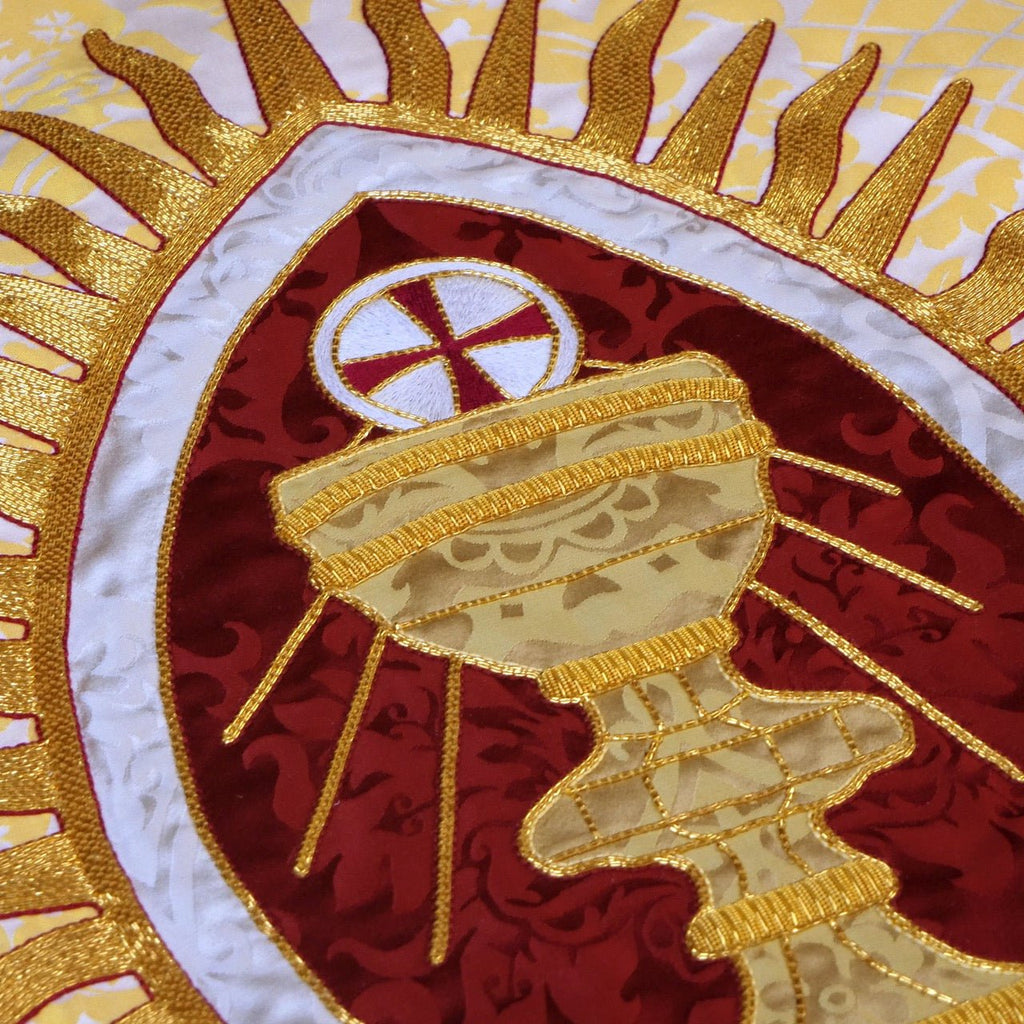 Altar Frontal in White/Gold 'Davenport' with Gothic Trellis Orphreys - Watts & Co.