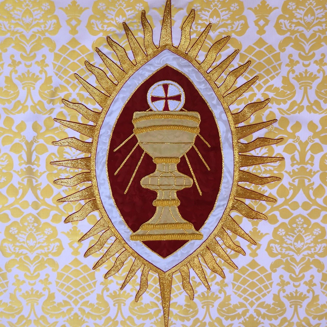 Altar Frontal in White/Gold 'Davenport' with Gothic Trellis Orphreys - Watts & Co.