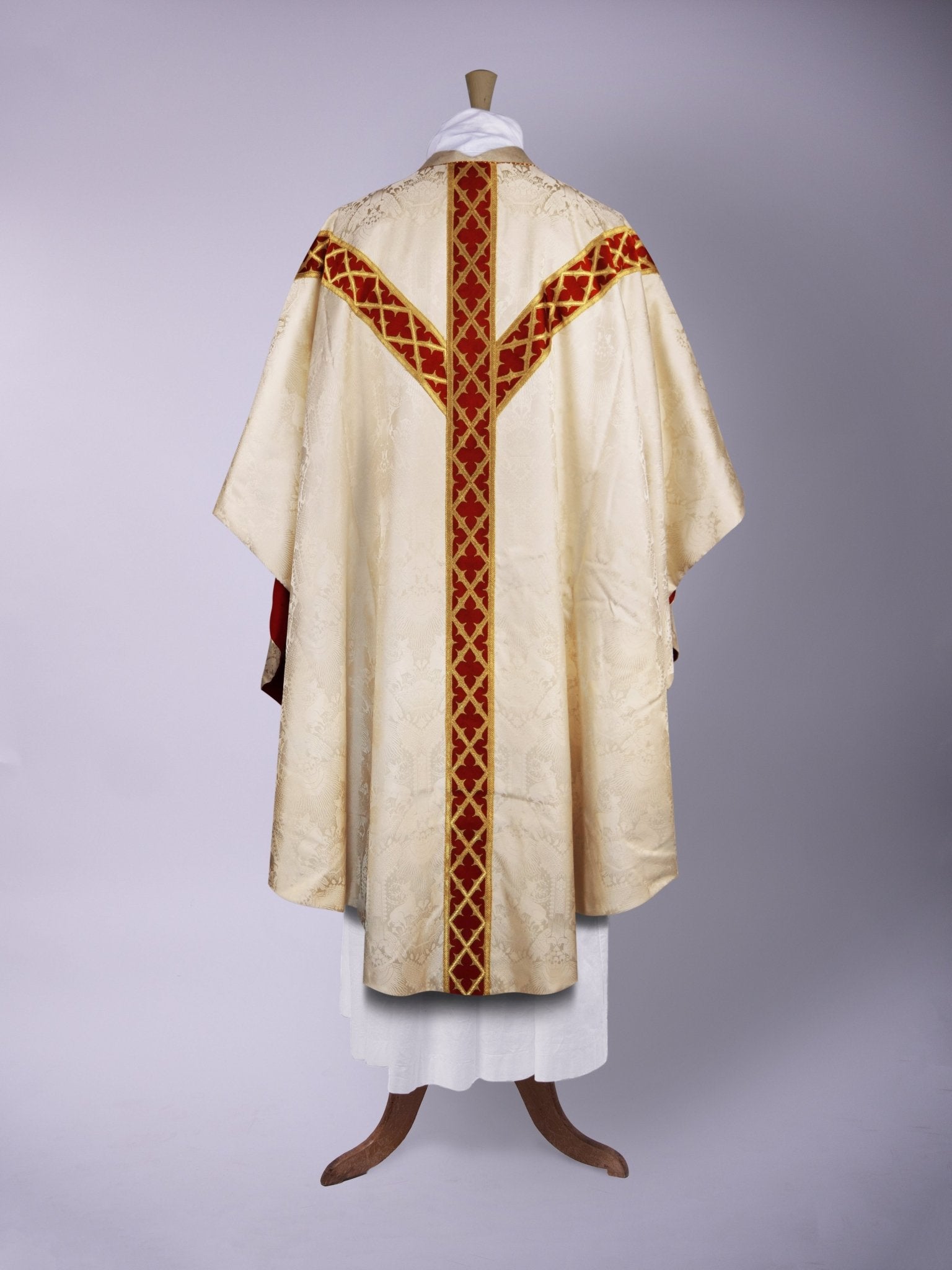 Full Gothic Chasuble in Cream 'Stag' with Gothic Trellis Orphreys - Watts & Co.