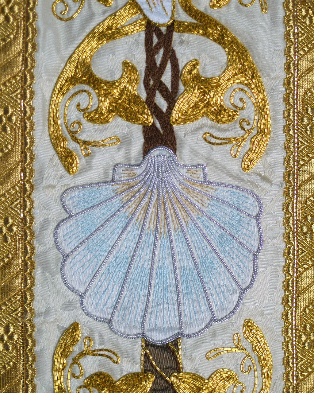 Neri Chasuble in Cream 'Comper Cathedral' with Embroidered Orphreys - Watts & Co.