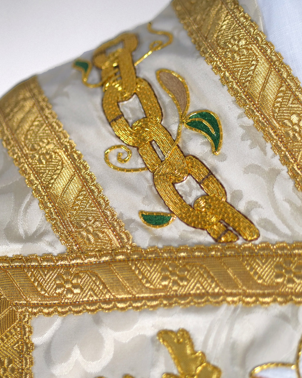 Neri Chasuble in Cream 'Comper Cathedral' with Embroidered Orphreys - Watts & Co.