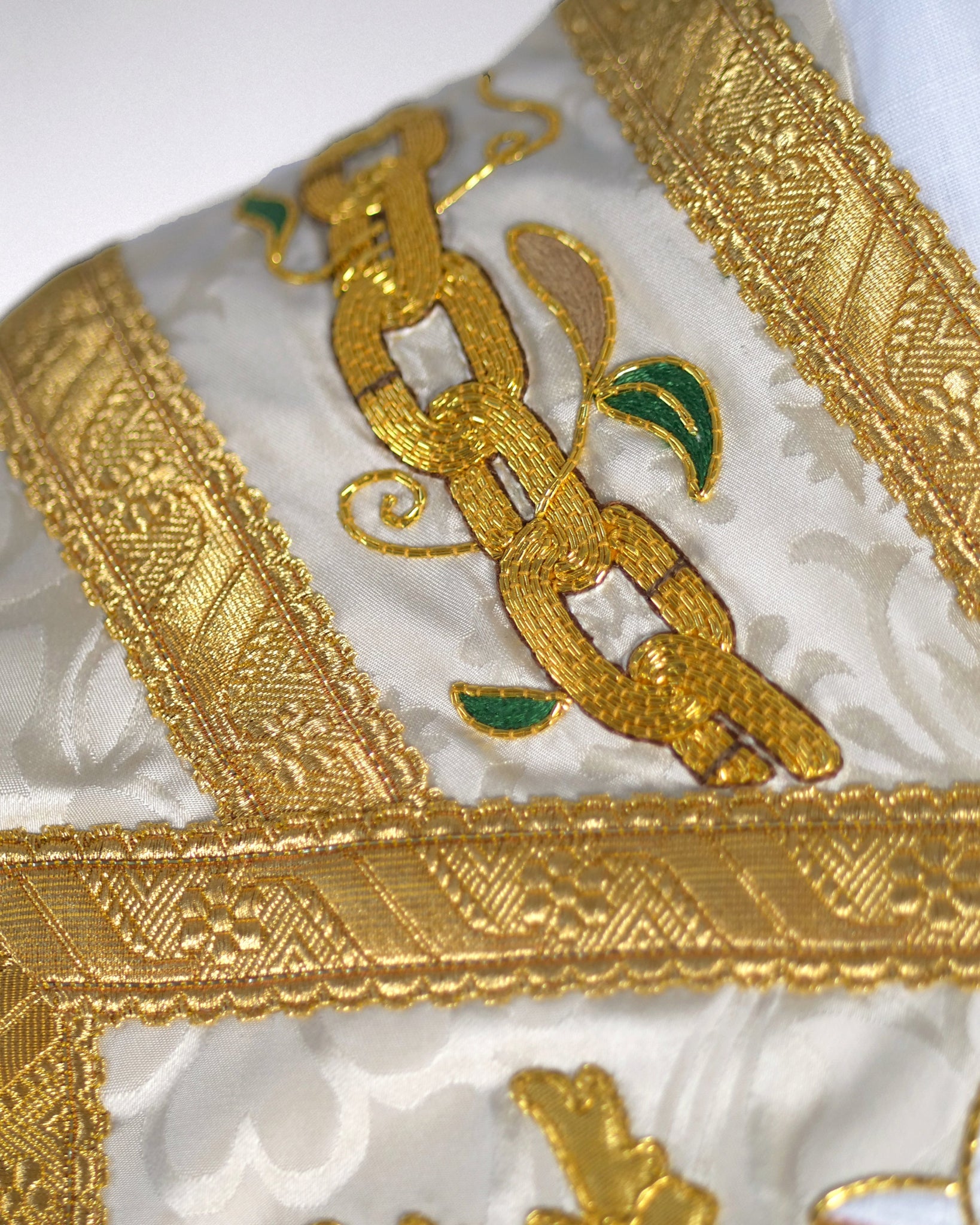 Neri Chasuble in Cream 'Comper Cathedral' with Embroidered Orphreys - Watts & Co.