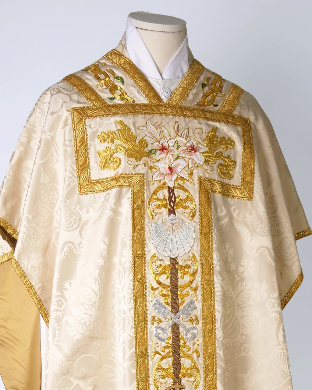 Neri Chasuble in Cream 'Comper Cathedral' with Embroidered Orphreys - Watts & Co.