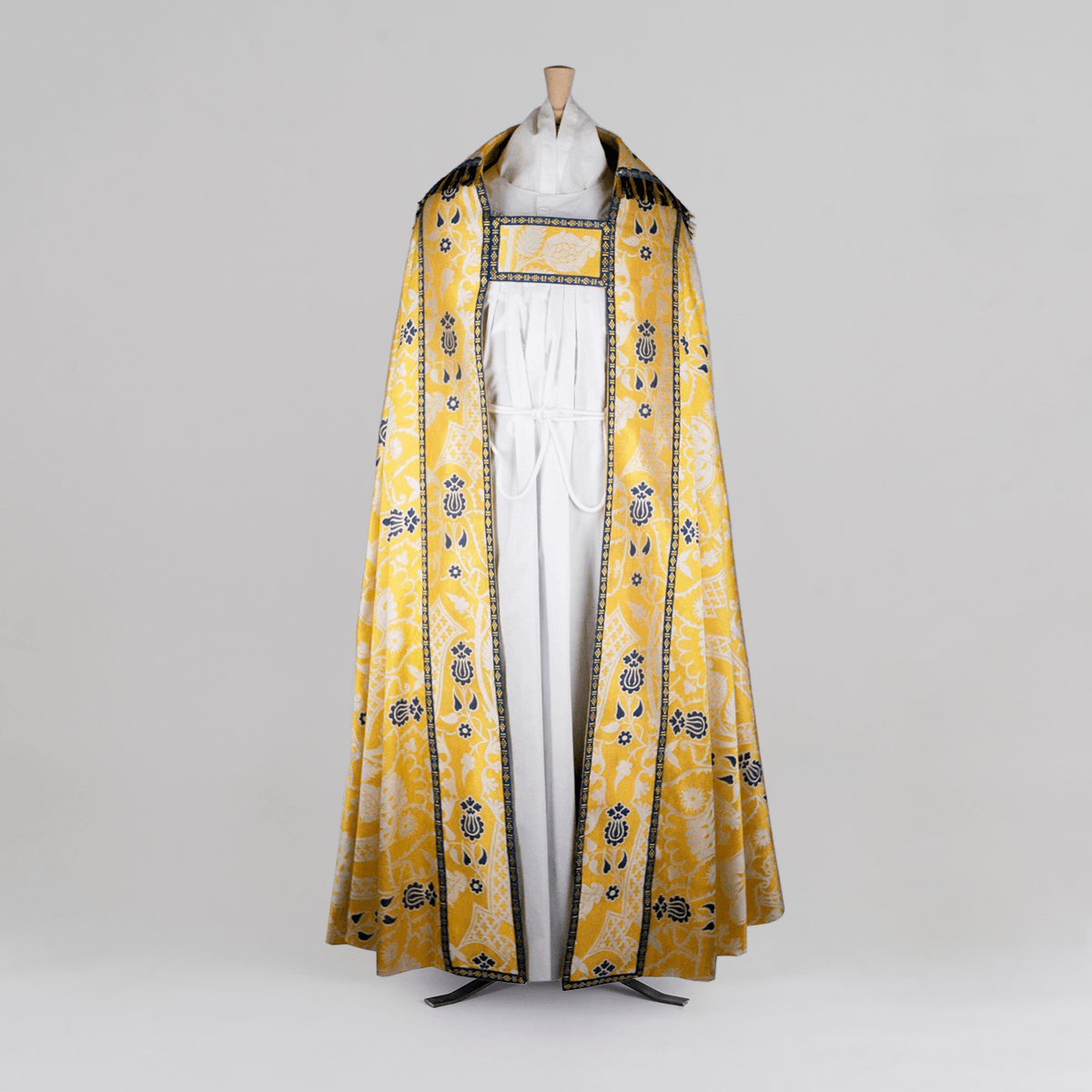 Cathedral Cope in White/Gold/Blue 'Comper Strawberry' with Outline Orphreys - Watts & Co.