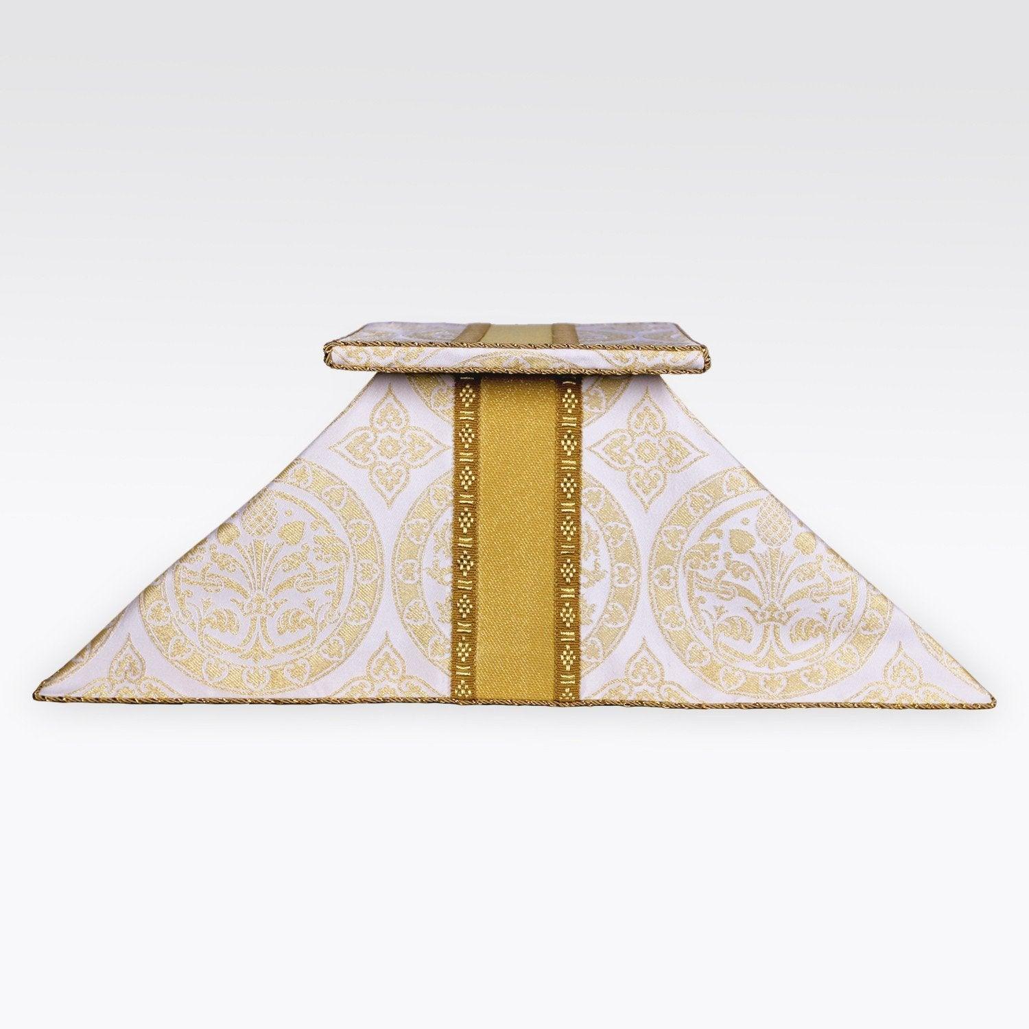 Burse and Veil in White Chalcedon brocade - Watts & Co. (international)