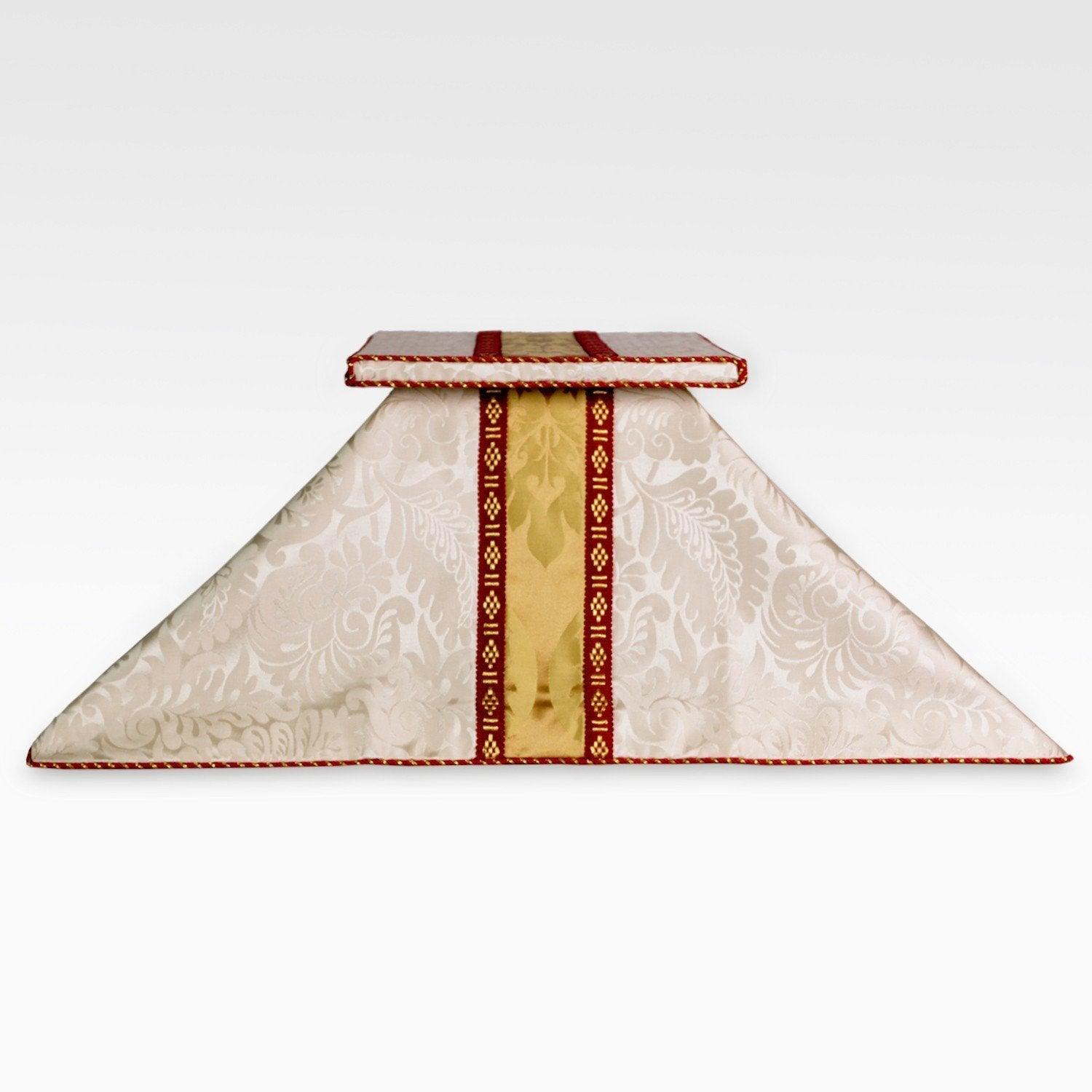 Cream Holbein burse and veil - Watts & Co. (international)