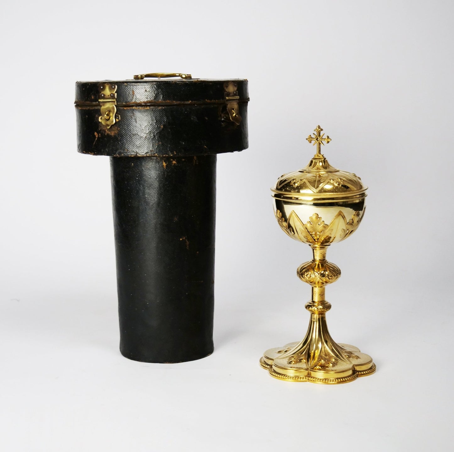 French 19th century ciborium in gilt silver and gilt metal with original leather storage box - Watts & Co.
