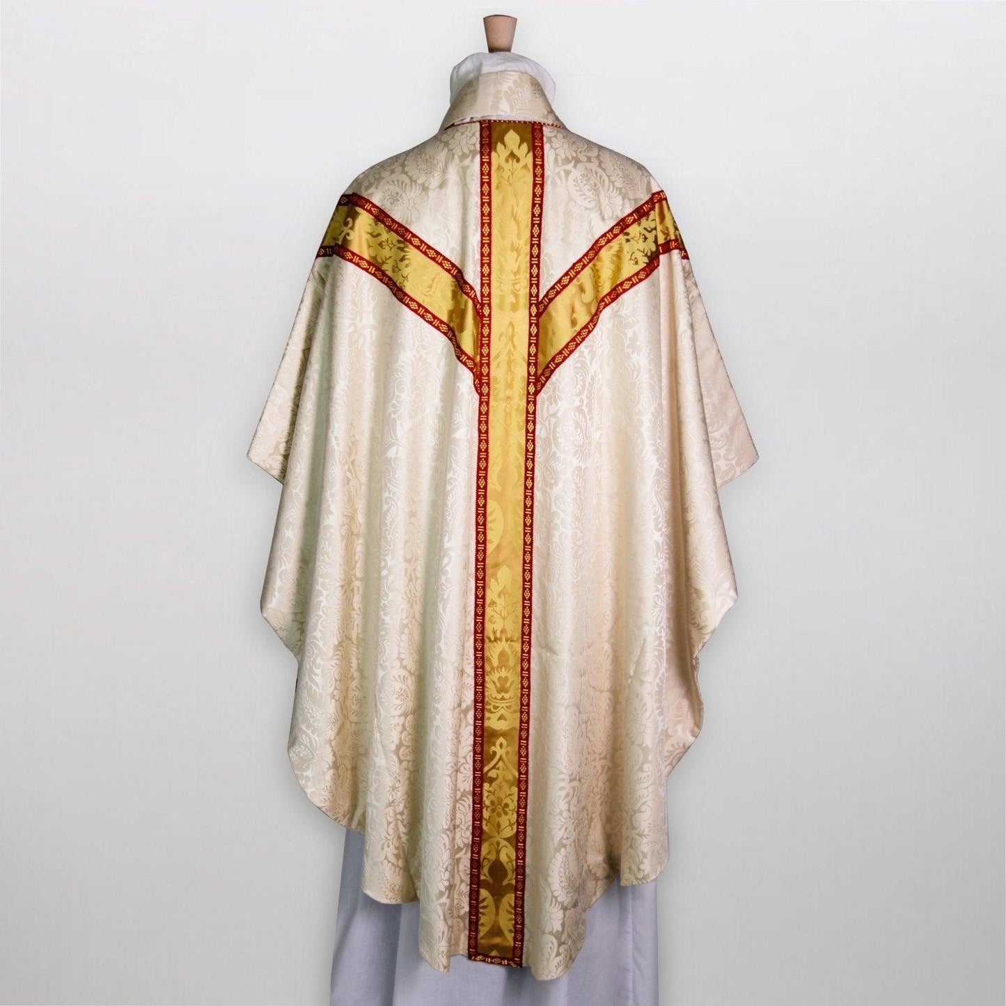 Full Gothic Chasuble in Cream Holbein - Watts & Co. (international)