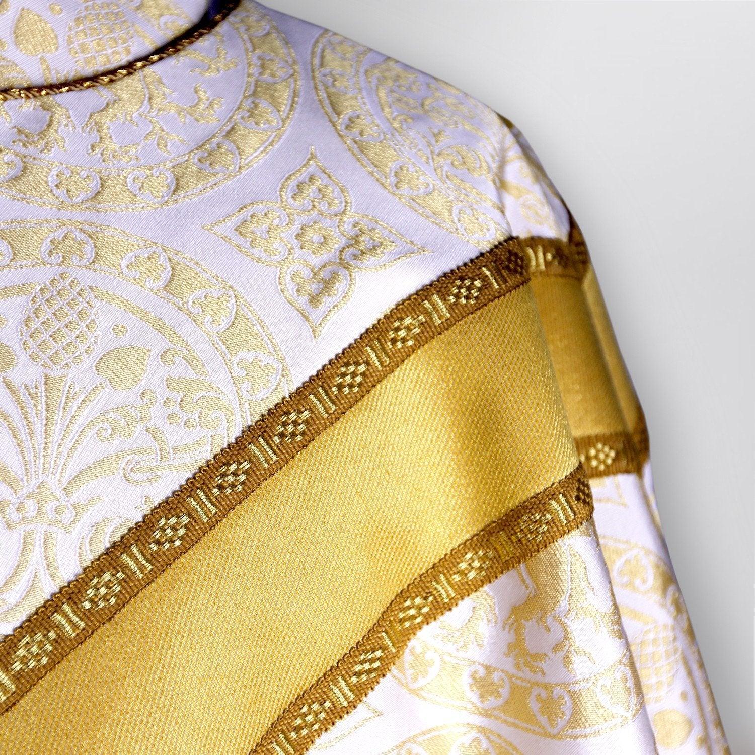 Full Gothic Chasuble in White/Gold Chalcedon - Watts & Co. (international)