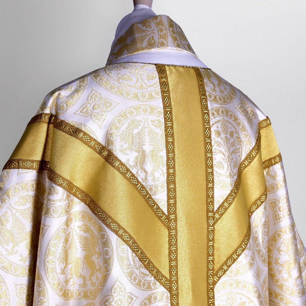 Full Gothic Chasuble in White/Gold Chalcedon - Watts & Co. (international)