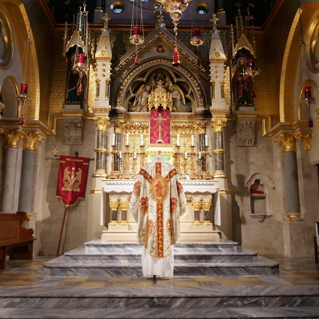 Full Gothic style Angel Chasuble & Stole - Watts & Co.