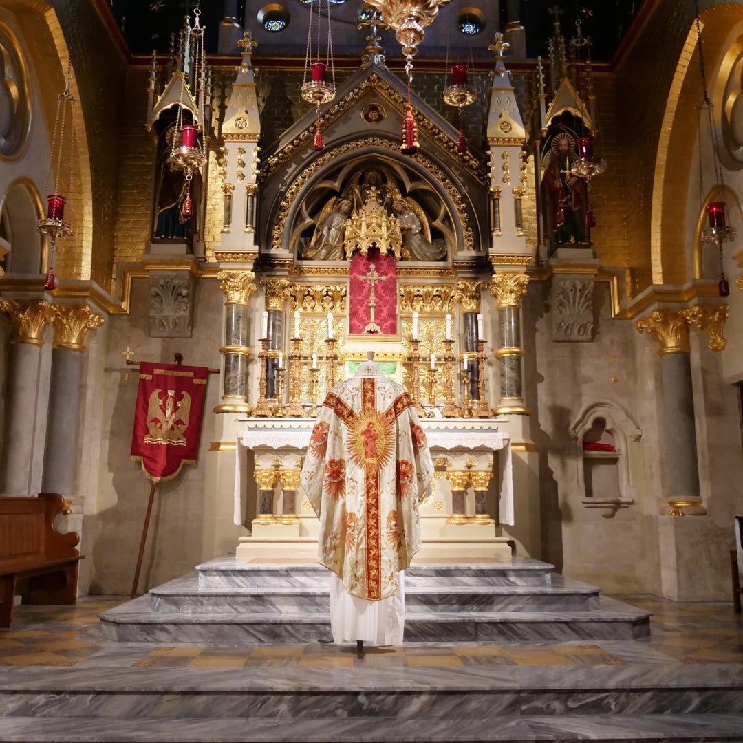 Full Gothic style Angel Chasuble & Stole - Watts & Co.