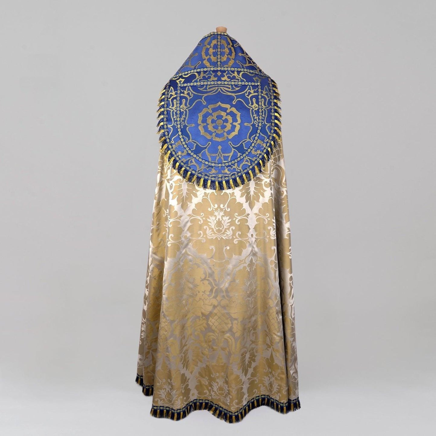 Gothic High Mass Set in Oyster 'Bellini' with Blue/Gold 'Coronation' Orphreys - Watts & Co.