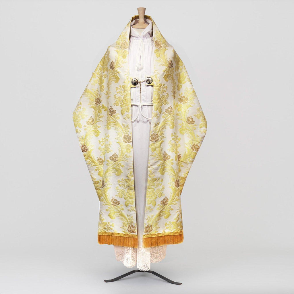 Humeral Veil in White Gilt Goya with Scared Heart Embroidery - Watts & Co.