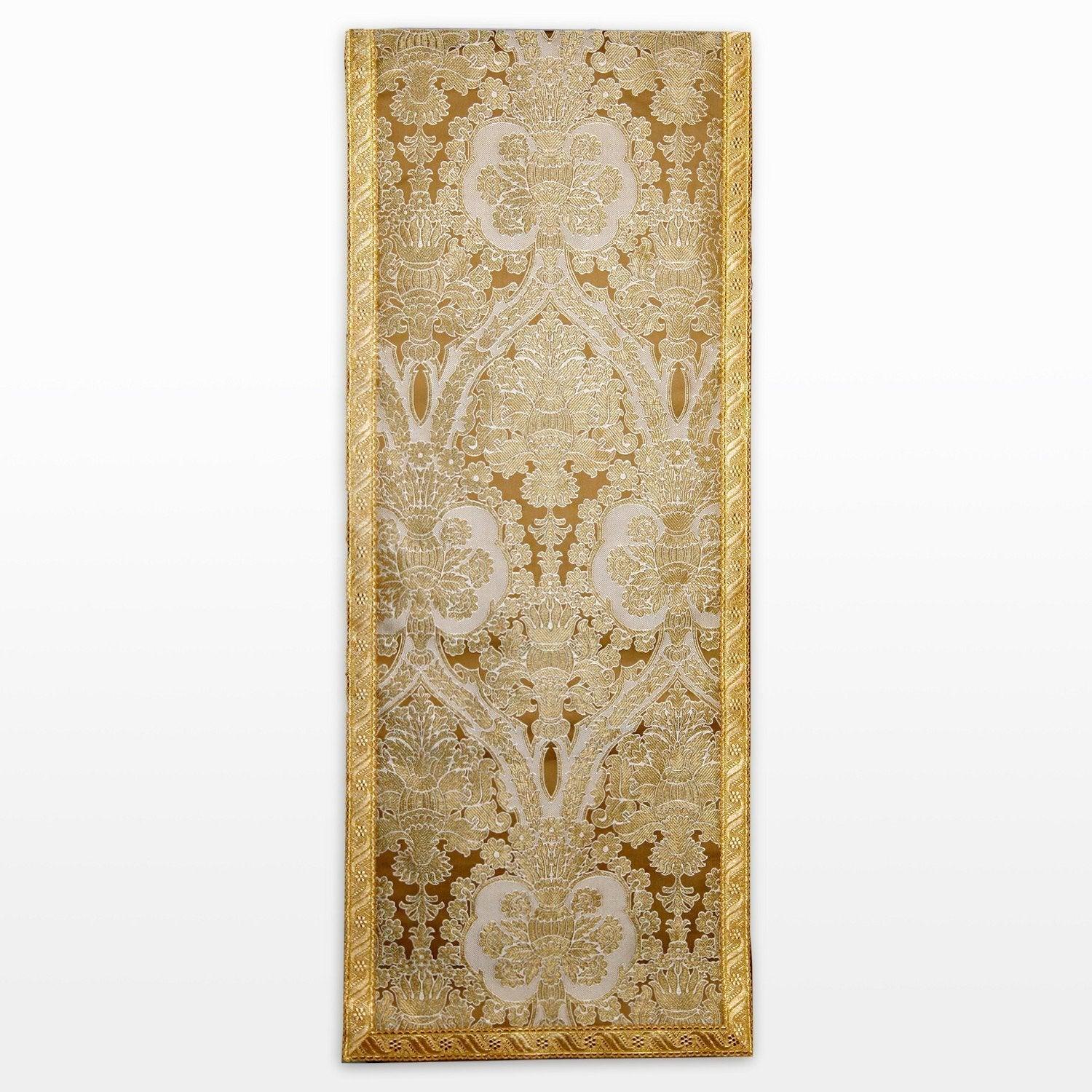 Lectern Fall in Perle Crevelli – Watts & Co.