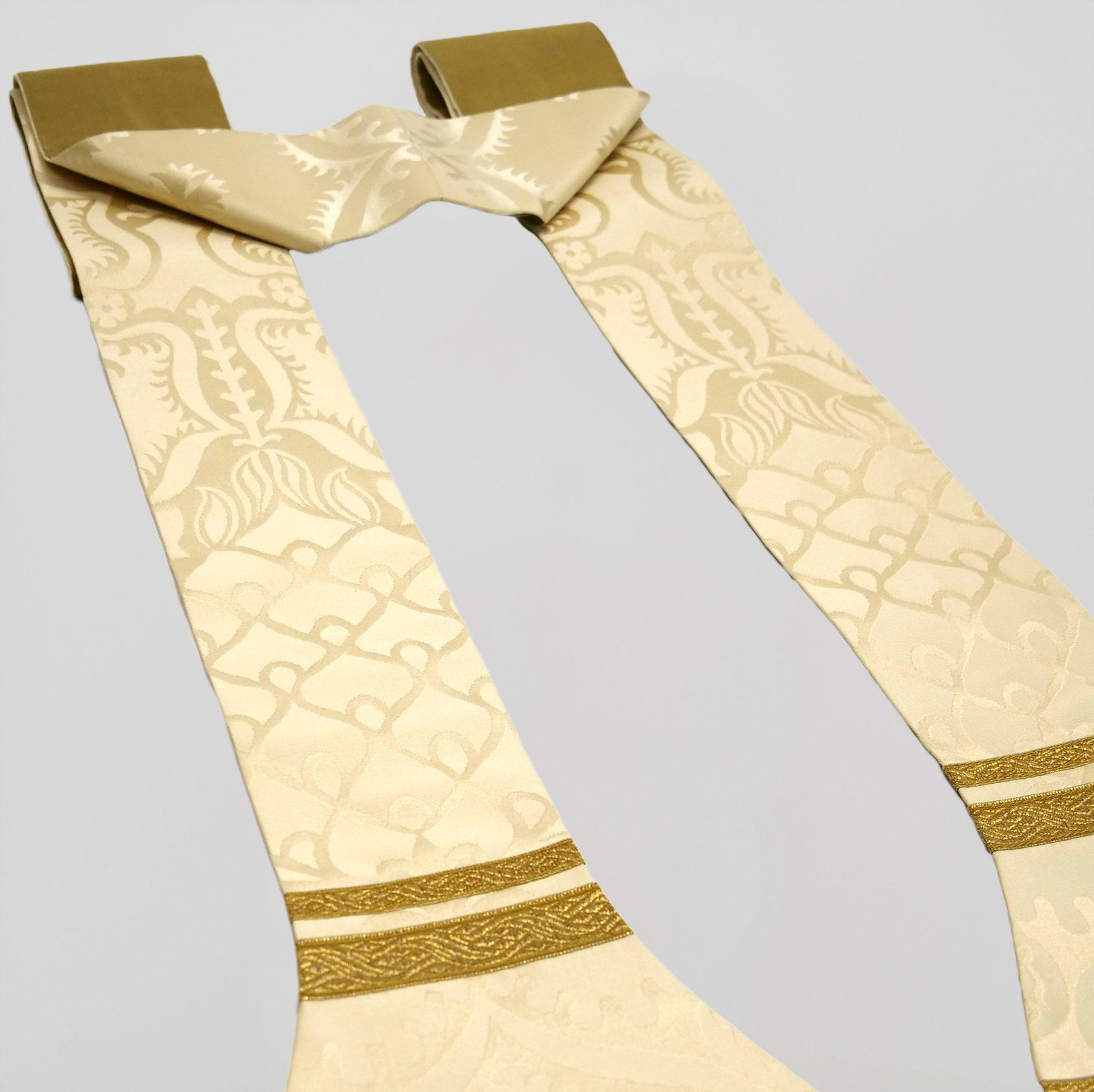 Roman Stole in Cream 'Comper Cathedral' with Outline Orphreys - Watts & Co.