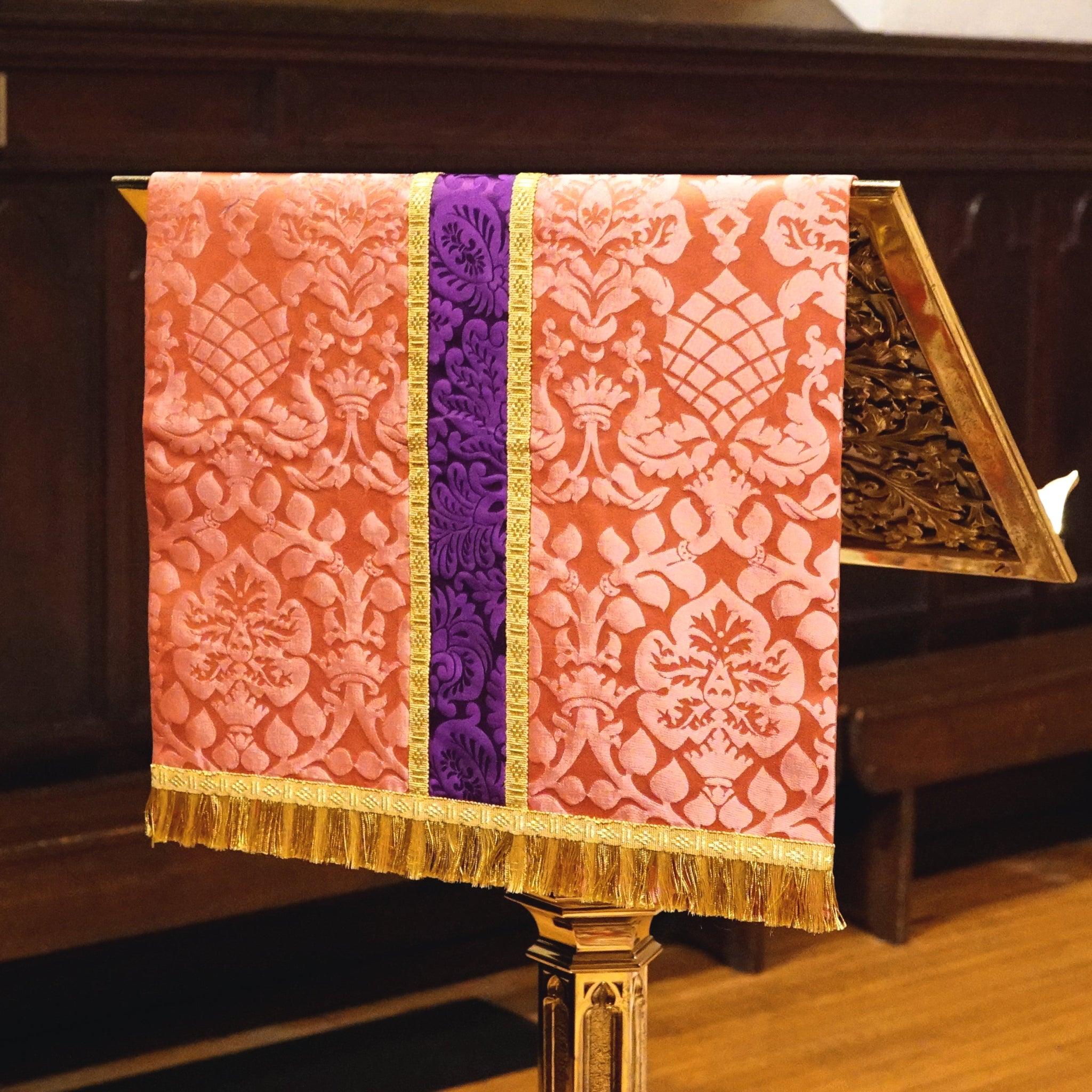 Rose 'Davenport' Pulpit Fall - Watts & Co.