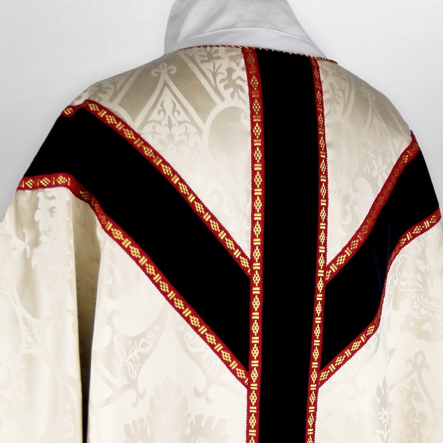 Semi-Gothic Chasuble in Cream Gothic - Watts & Co. (international)