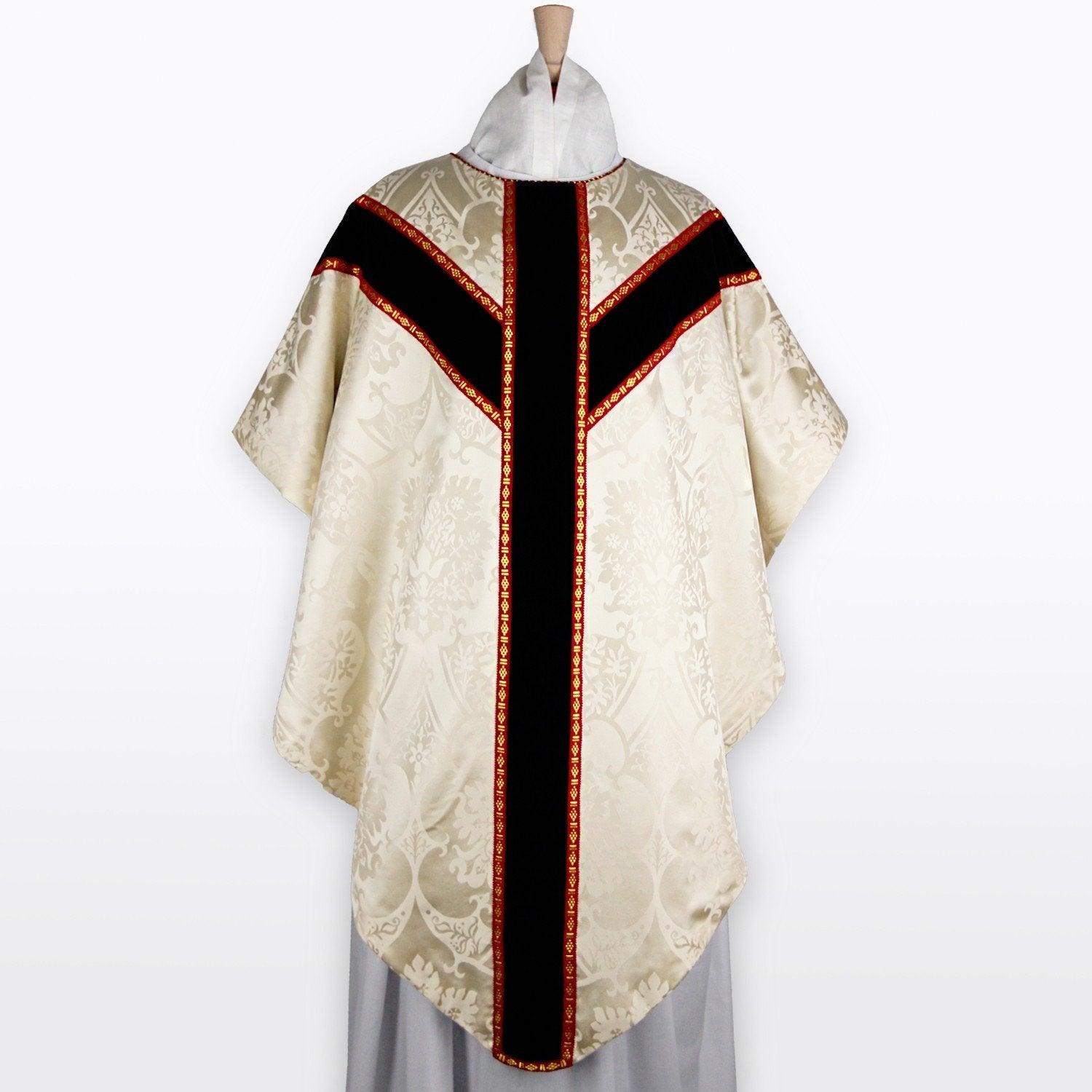 Semi-Gothic Chasuble in Cream Gothic - Watts & Co. (international)