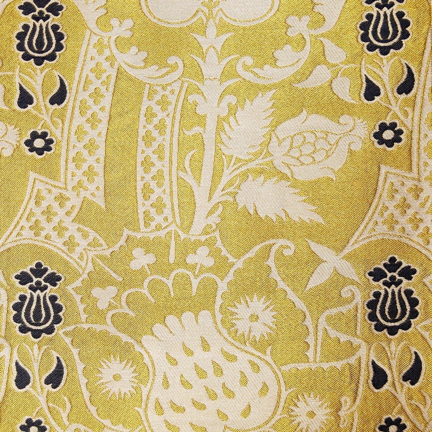 Spanish Chasuble in White/Gold/Blue Comper Strawberry - Watts & Co. (international)