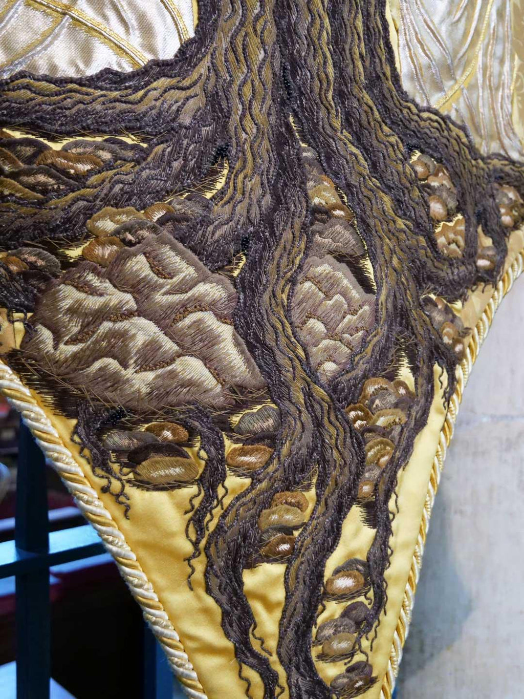 York banner - The Crucifixion - Watts & Co.